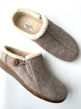 EARTH ORIGINS New Womens 9 Jacki 2 Tan Sherpa Lined Fleece Slip On Clogs Box31